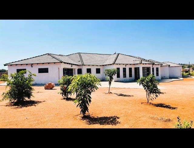 4 BEDROOM HOUSE FOR SALE IN MANKWENG